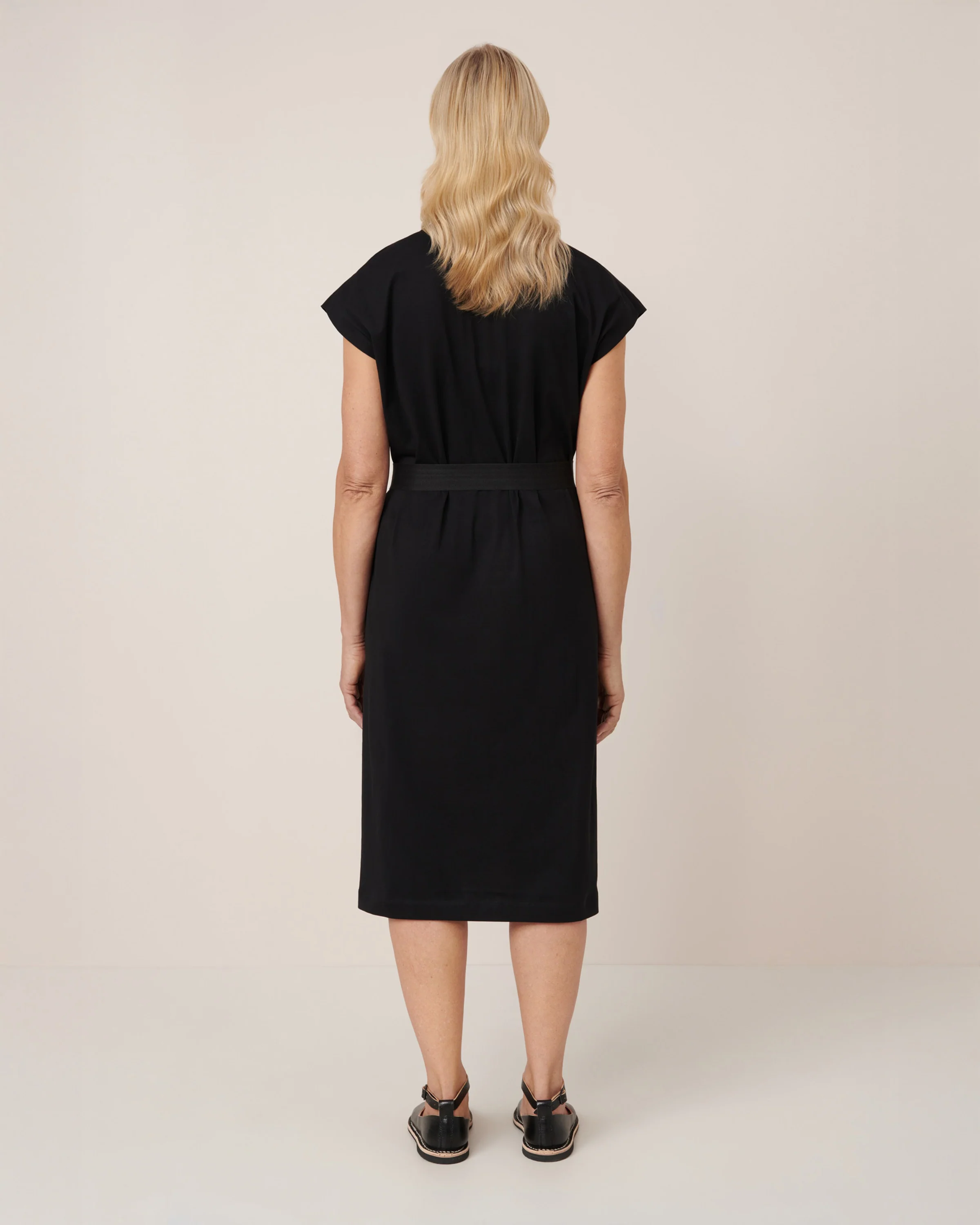 Form Dress - Image 4
